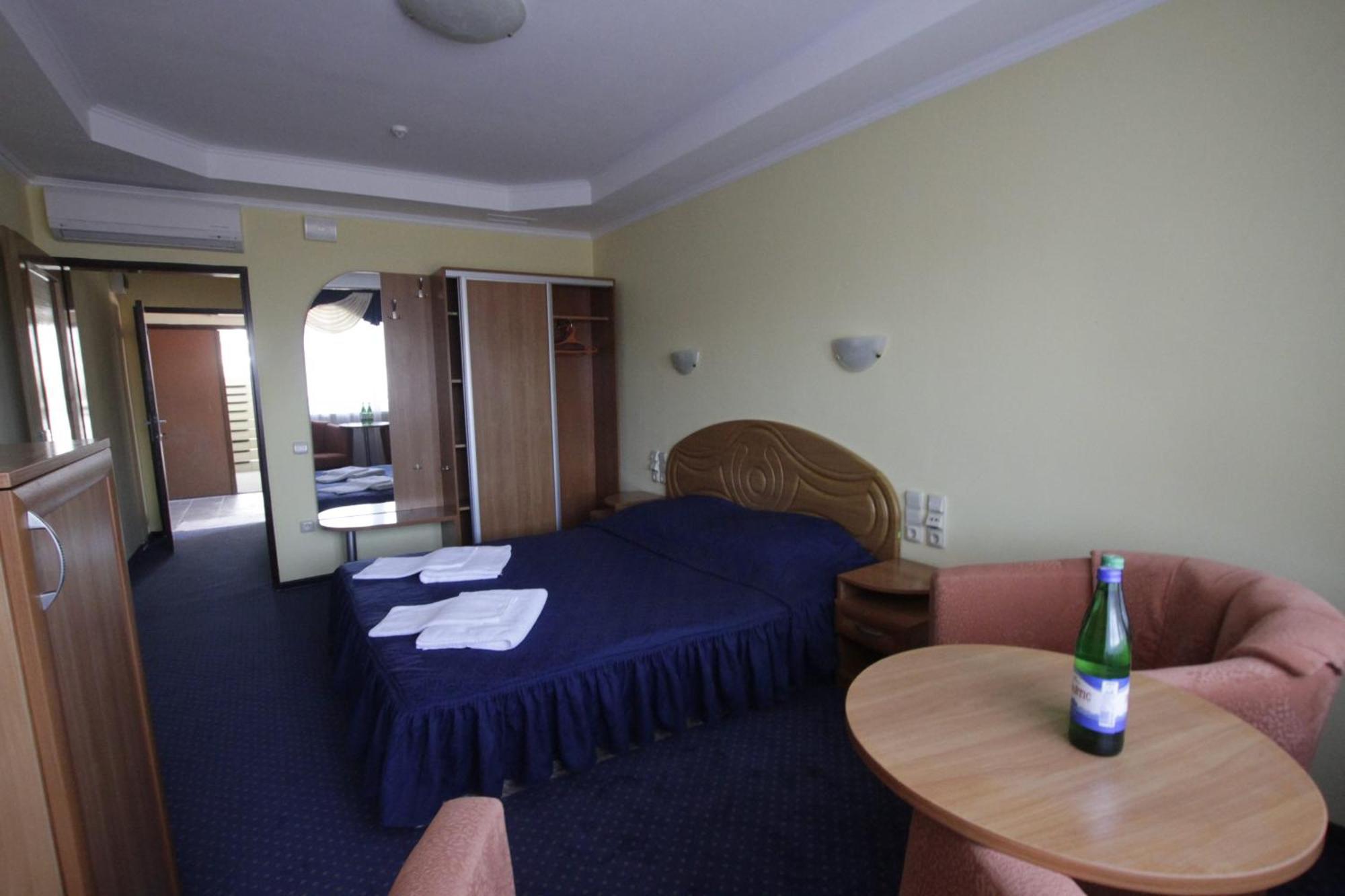Karpaty Hotel Yaremche Ngoại thất bức ảnh